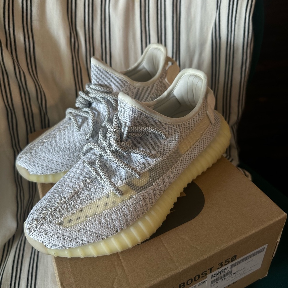 adidas Yeezy Boost 350 V2                Static/Static/Static